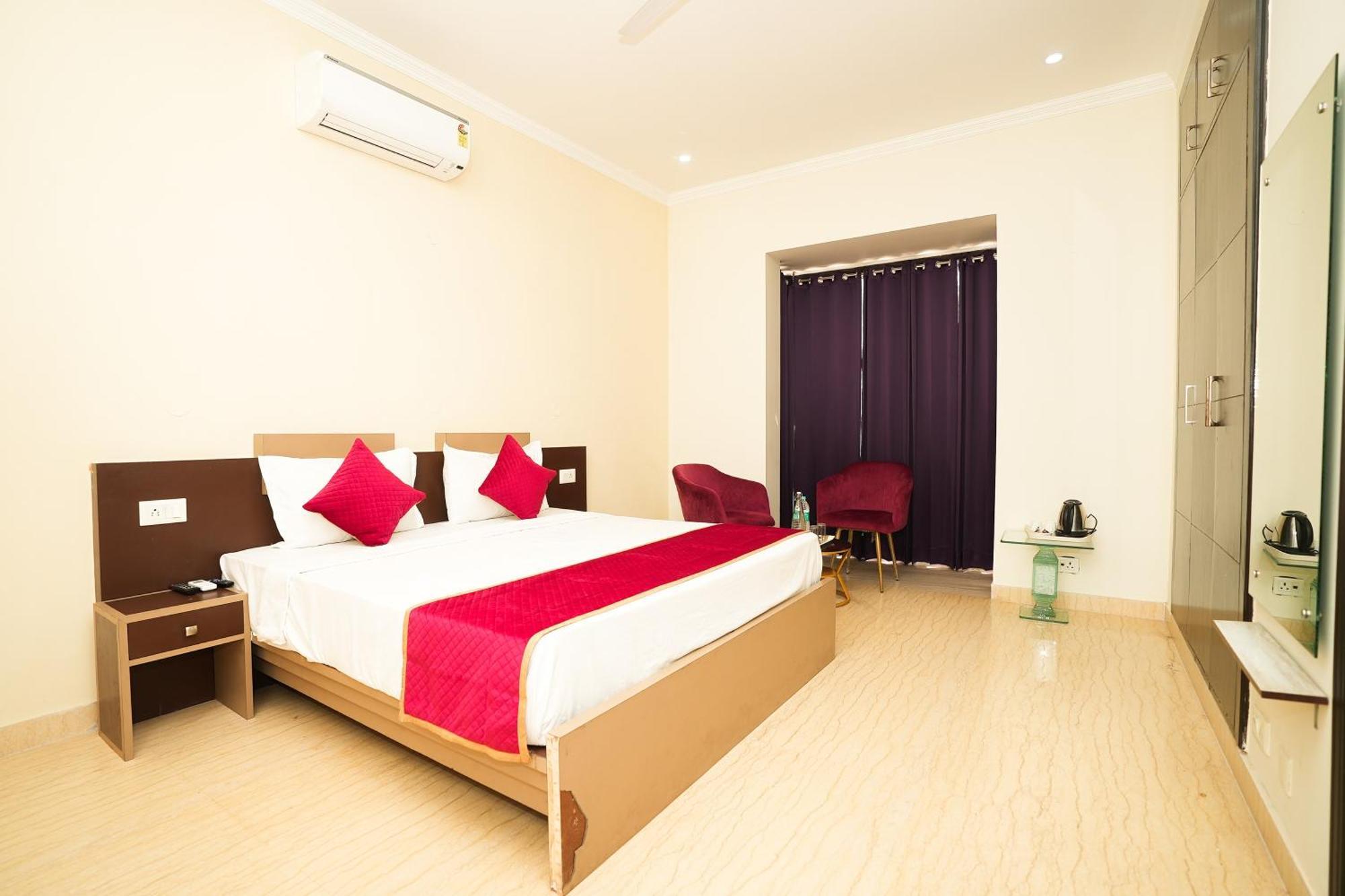 Hotel A.P Residency คูร์เคาน์ ภายนอก รูปภาพ